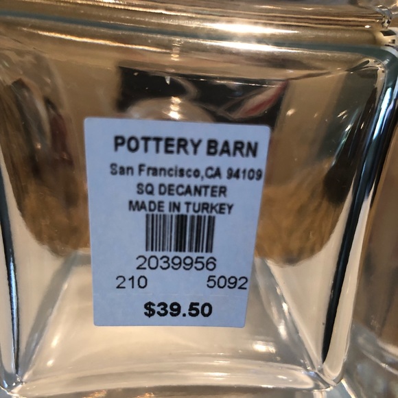 Square hand blown glass decanter. - Picture 1 of 4